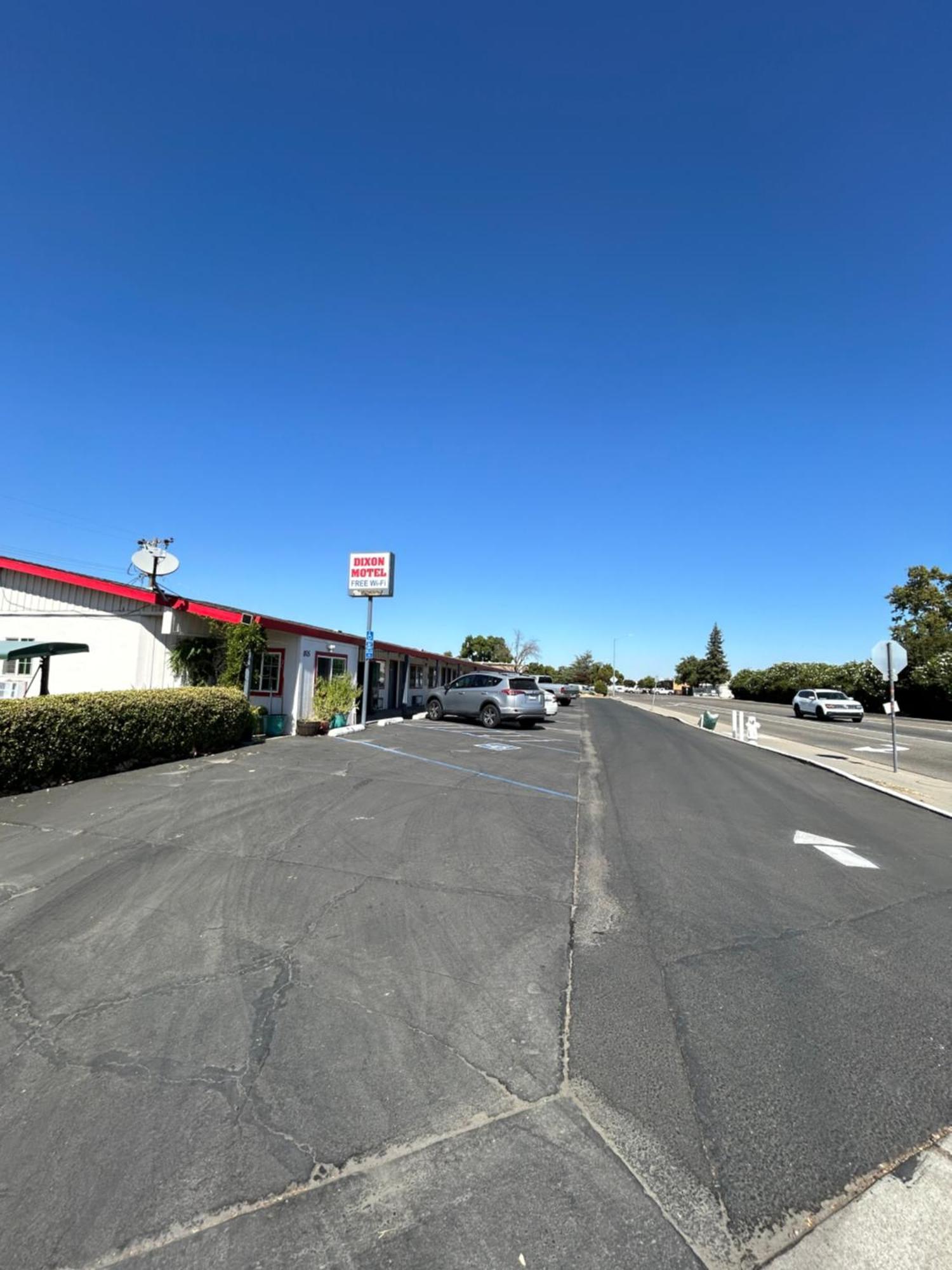 Dixon Motel Екстериор снимка