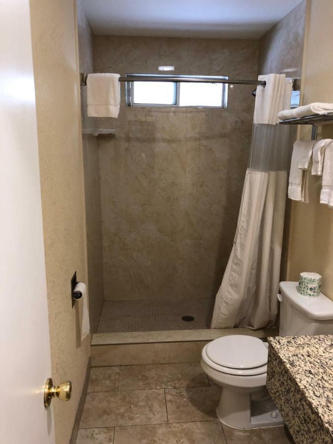 Dixon Motel Екстериор снимка